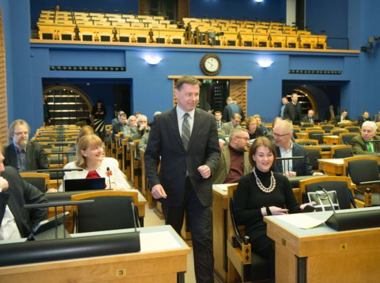 Riigikogu täiskogu istung, õiguskantsleri asetäitja-nõunik Olari Koppeli ametivanne